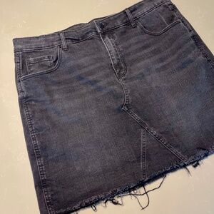 Old Navy Black Stretch Denim Skirt – Size 16
